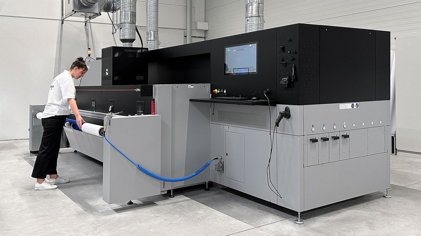 Printing an LED exhibition wall