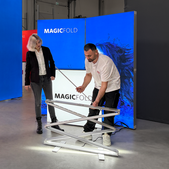 LED folding display MAGIC FOLD - assembly 2
